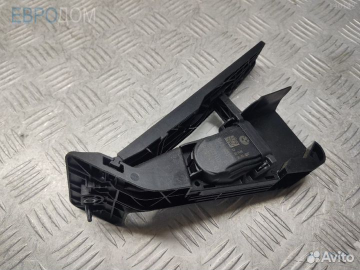 Педаль газа на BMW E82 s1145208