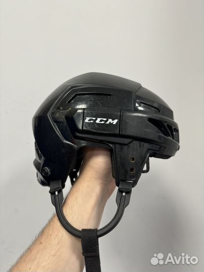 Хоккейный шлем