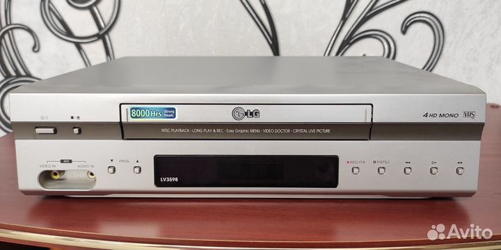 Видеомагнитофон LG