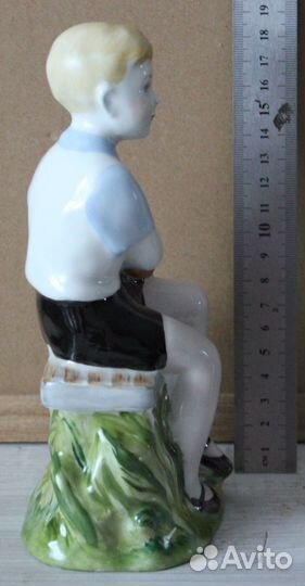 Статуэтка Мальчик с мишкой Фарфор лфз