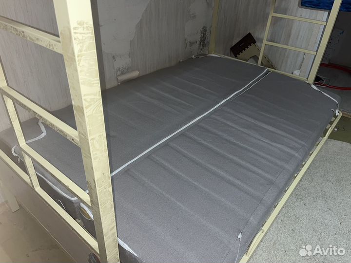 Двухъярусная кровать с диваном