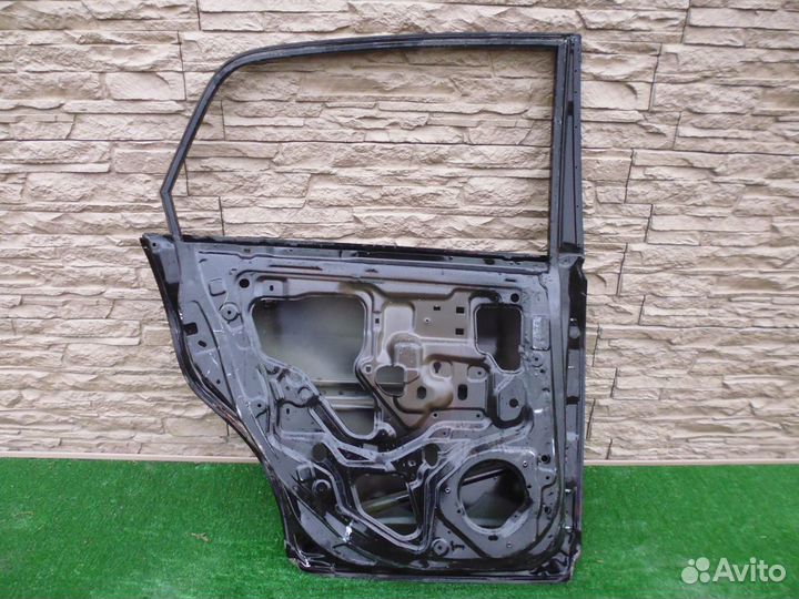 Ниссан Тиида дверь задняя левая с 2004-2014