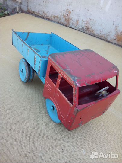 Машина металл игрушка из СССР