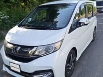 Honda Stepwgn 1.5 CVT, 2015, 70 105 км, с пробегом, цена 1 900 000 руб.