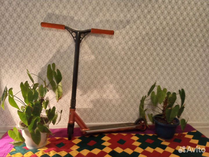 Трюковой самокат tech team comrade