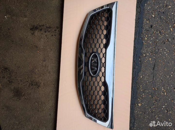 Решетка радиатора кия соренто 2012г