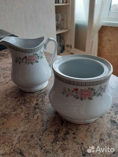 Часть столового сервиза