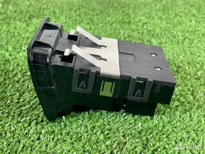 Кнопка стояночного тормоза Mercedes Gle W166