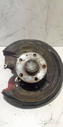 Кулак задний правый Skoda Octavia 1Z cdaa 2008