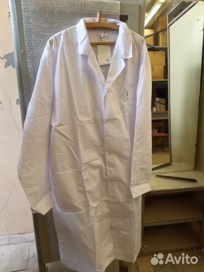 Медицинские костюмы и халаты
