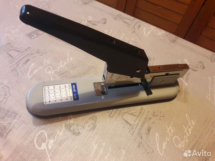 Степлер настольный KW-trio 50SB