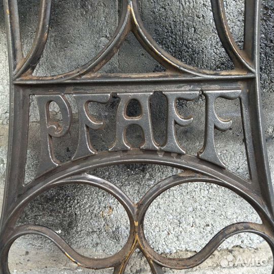 Чугунная станина от швейной машинки