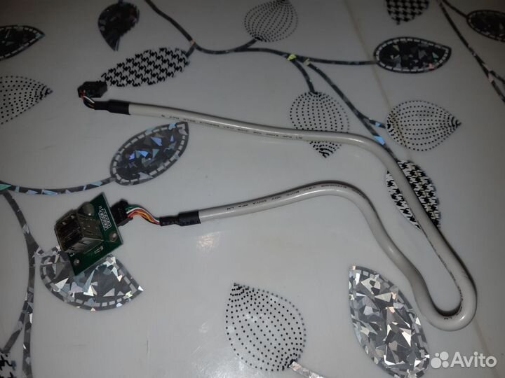 2 USB входа и вход для микрофона на пк