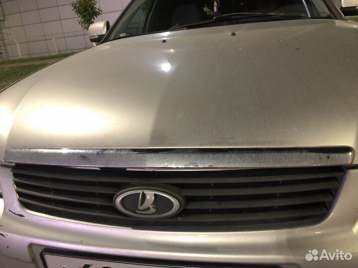 Верхняя решетка радиатора в сборе приора 1