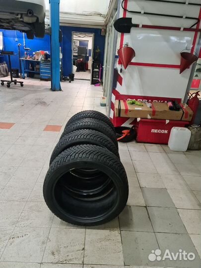 Michelin X-Ice North 4 265/40 R20 104H