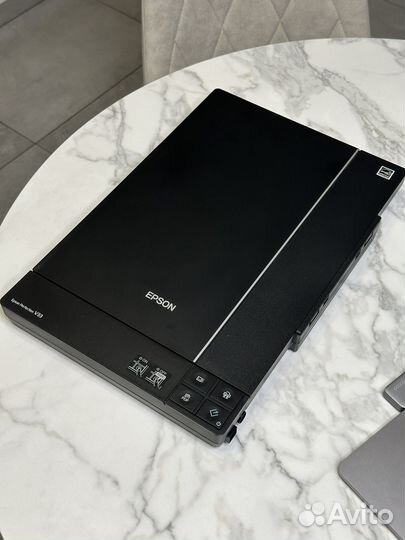 Сканер Epson Perfection V33