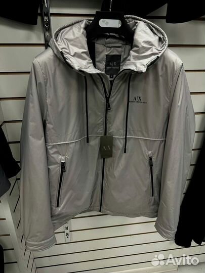 Демисезонные куртки Armani современные