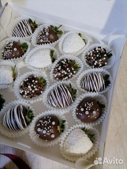 Клубника в шоколаде в коробке