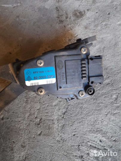 Электронная педаль газа Рено Лагуна 2