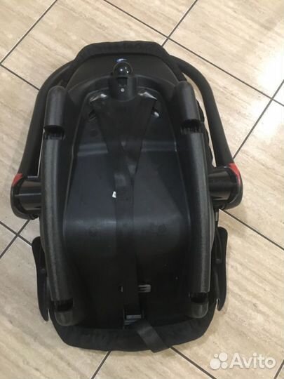 Автомобильное кресло