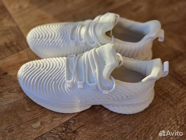 Кроссовки женские белые 40 размер