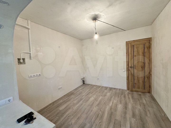 2-к. квартира, 60 м², 1/9 эт.