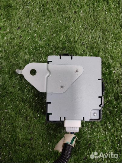 Блок управления дверьми Toyota RAV4 A2 2005