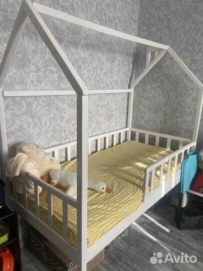 Кровать домик