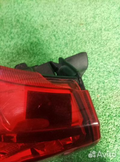 Фонарь задний левый Toyota Land Cruiser 200 815616