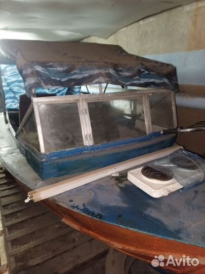 Продаю моторную лодку