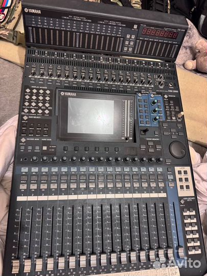 Микшерный пульт yamaha