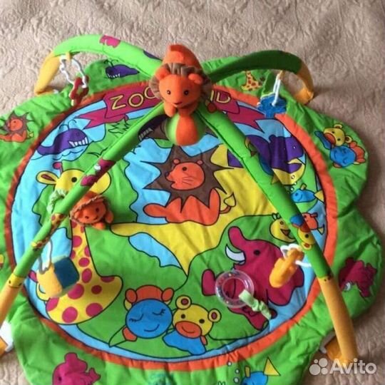 Развивающий коврик для малышей