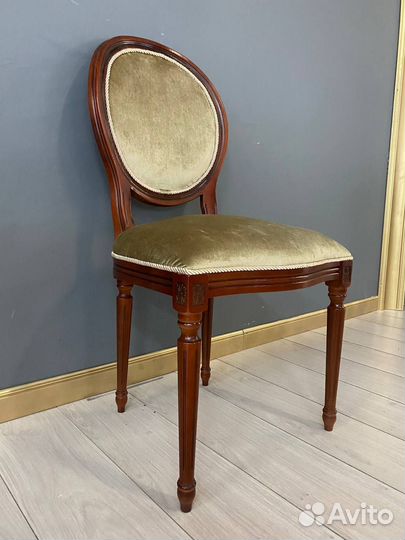 Стул медальон орех