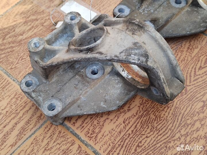 Кронштейн подвесного peugeot boxer citroen jumper