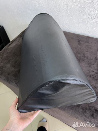 Подушка валик под колени