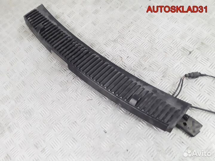 Решетка стеклоочистителя VW Sharan 7M3853185C