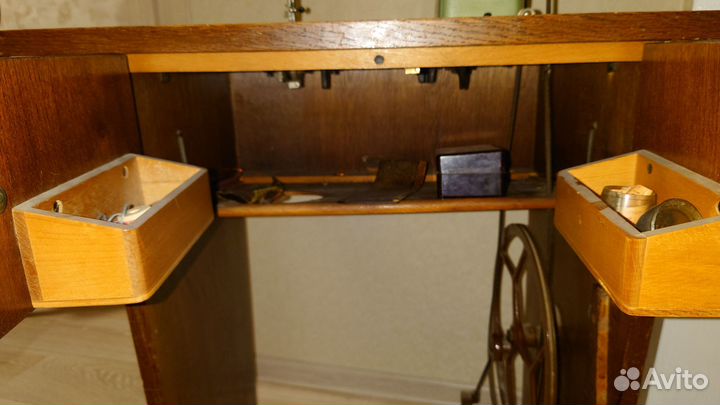 Ножная швейная машинка раритет