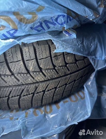 Michelin Latitude X-Ice North 3 205/70 R15 96T