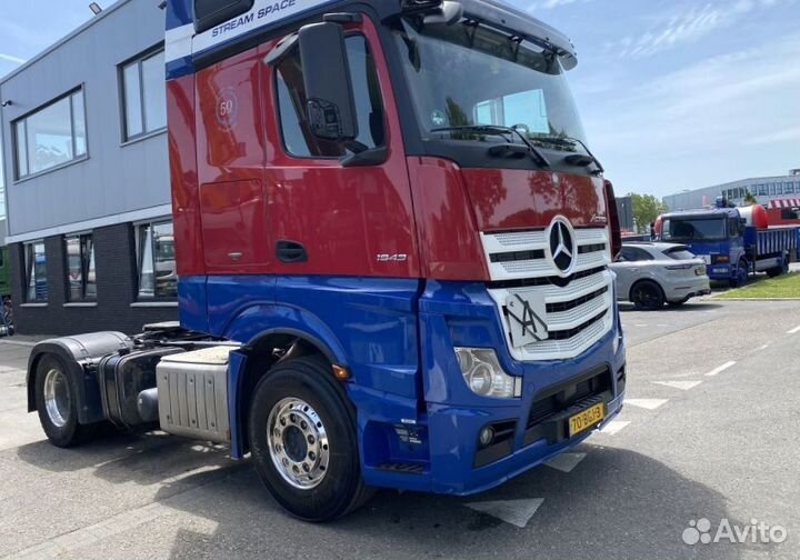 Pазбираем грузовик Mercedes-Benz Actros mpiv с 201