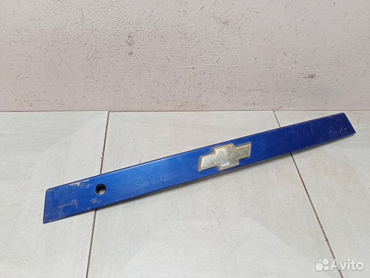 Накладка двери багажника