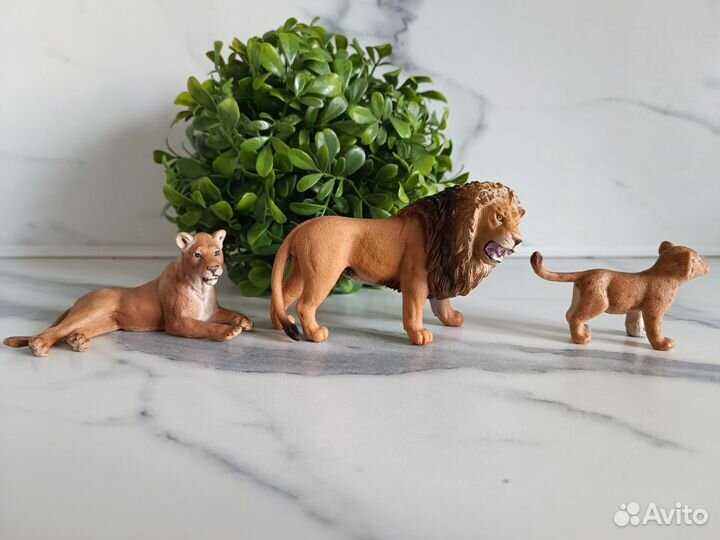Фигурки Schleich львы