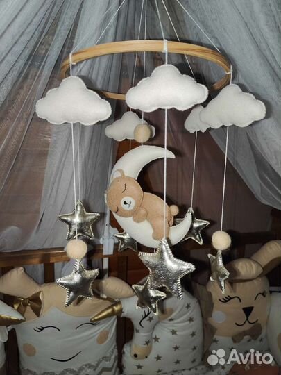 Детский мобиль в кроватку