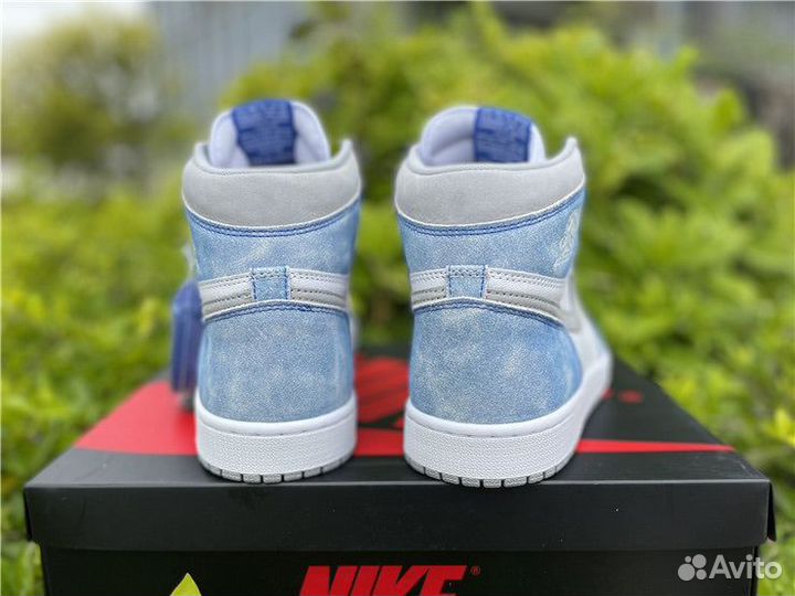 Кроссовки Nike Air Jordan 1 High Hyper Royal