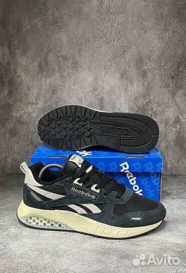 Кроссовки Reebok Classic Leather Hexalite