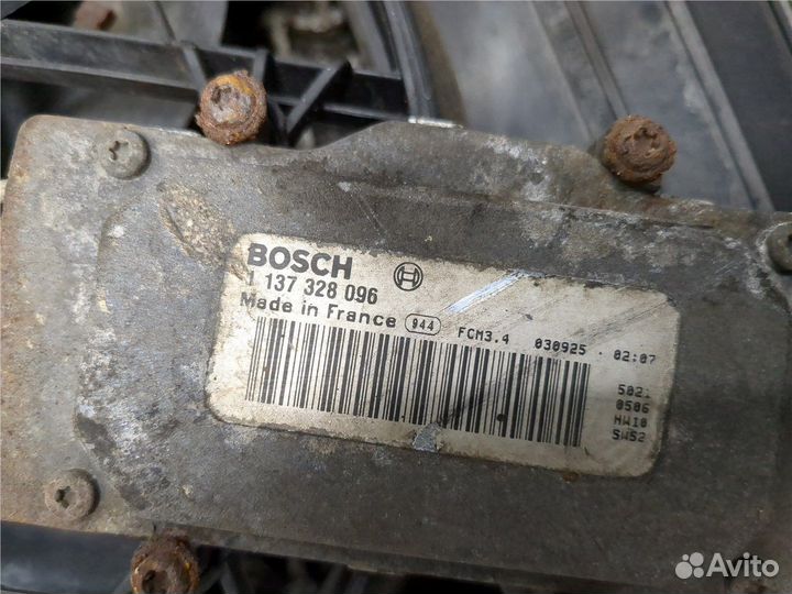 Вентилятор радиатора Volkswagen Touareg, 2004