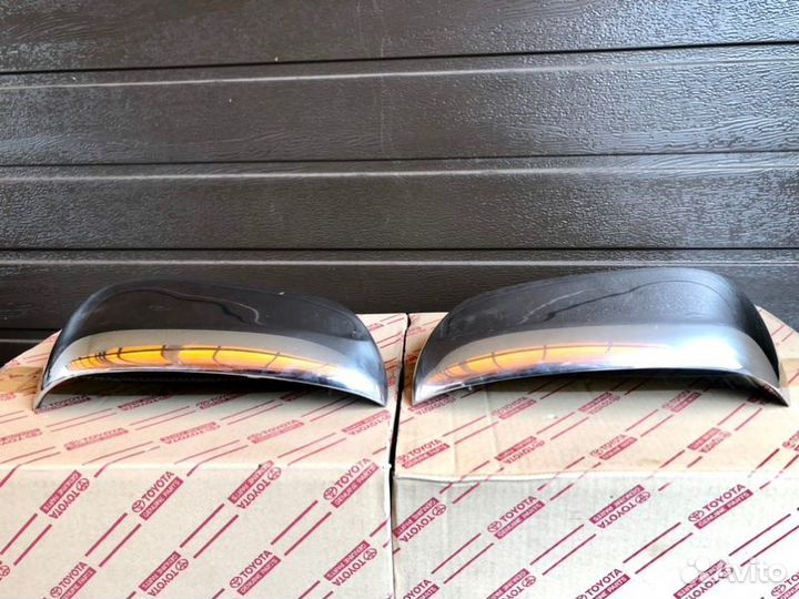 Крышка зеркала передняя Toyota Lc 200 2008-2012