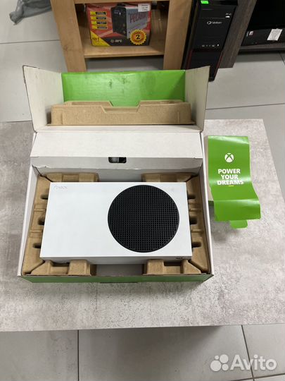 Xbox series s, 512 GB SSD, 1 геймпад