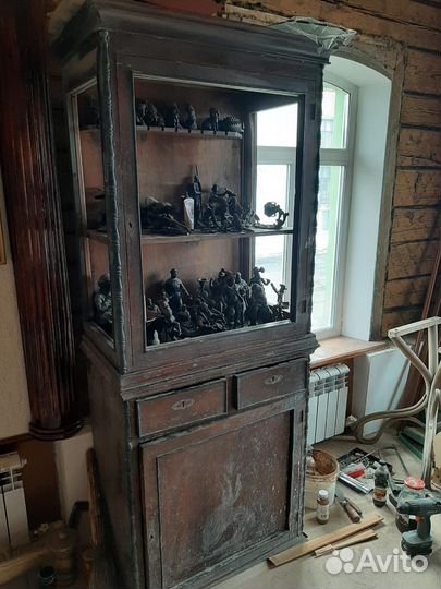 Антикварный буфет