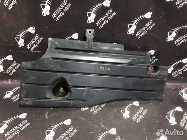 Антигравийная защита днища правая Ford Focus 3