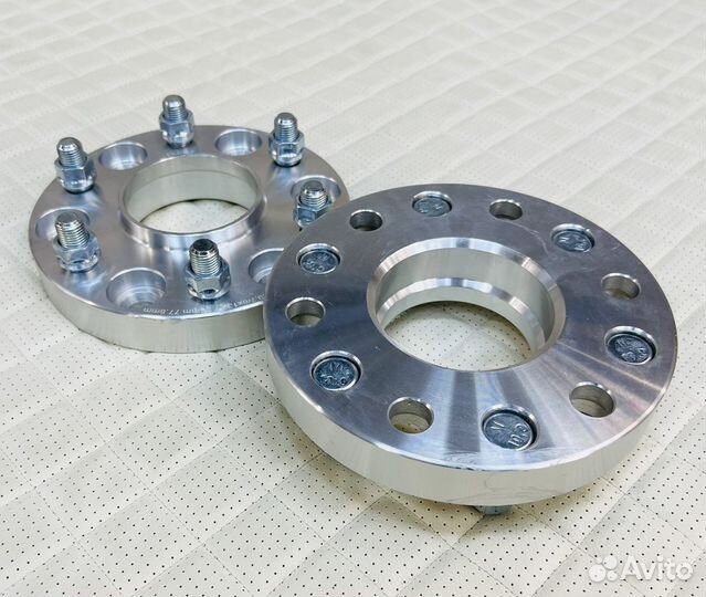 Колесные проставки 25 мм на Chevrolet Tahoe